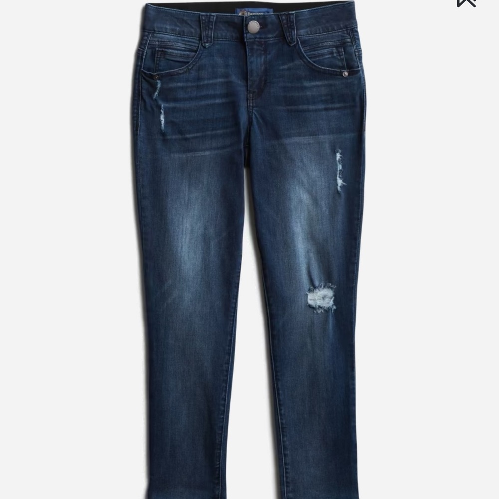 Brand new! Democracy Jeri skinny distressed jean size 4